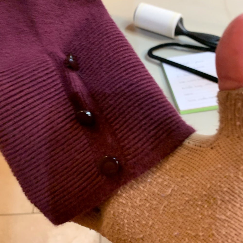 NWT, Elegant Burgundy Women's Sweater. Size small - Picture 4 of 10